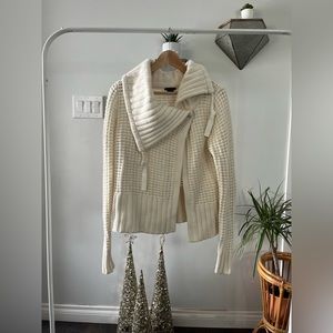 Theory Cream sweater size Large